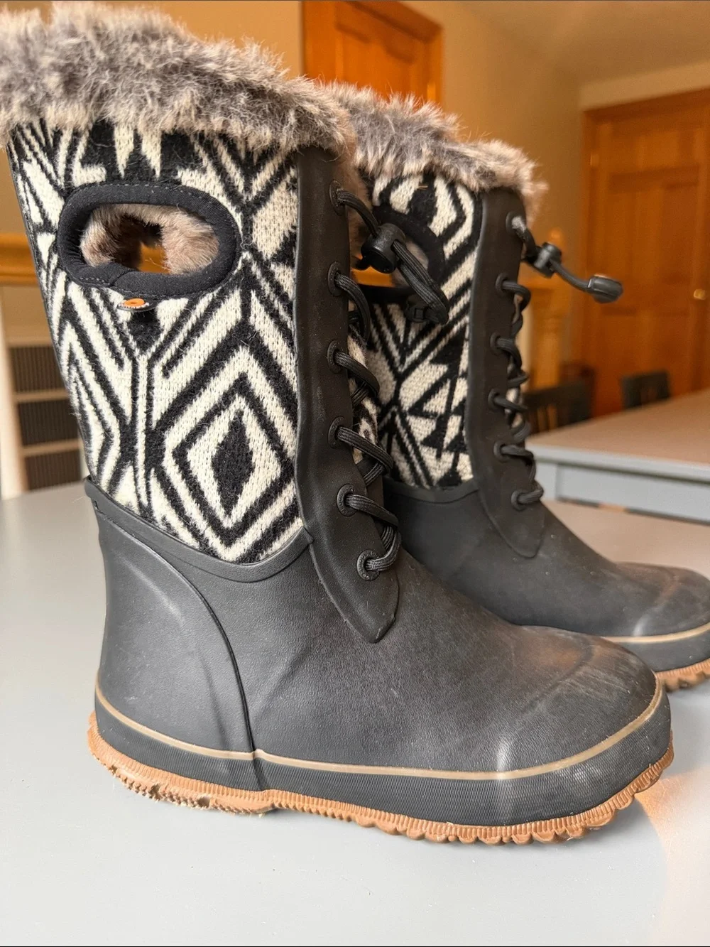 Kids Bogs Black and white Patterned Winter Boots